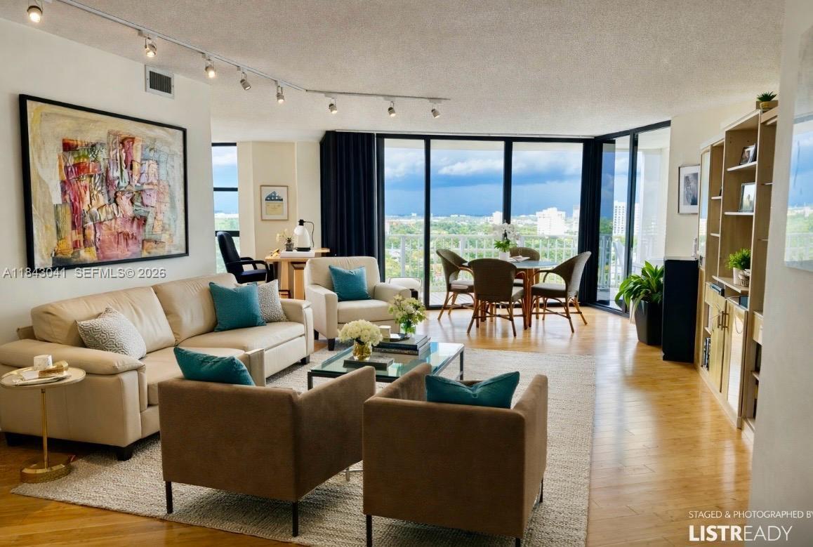 4000 Towerside Ter # 1503, Miami FL 33138