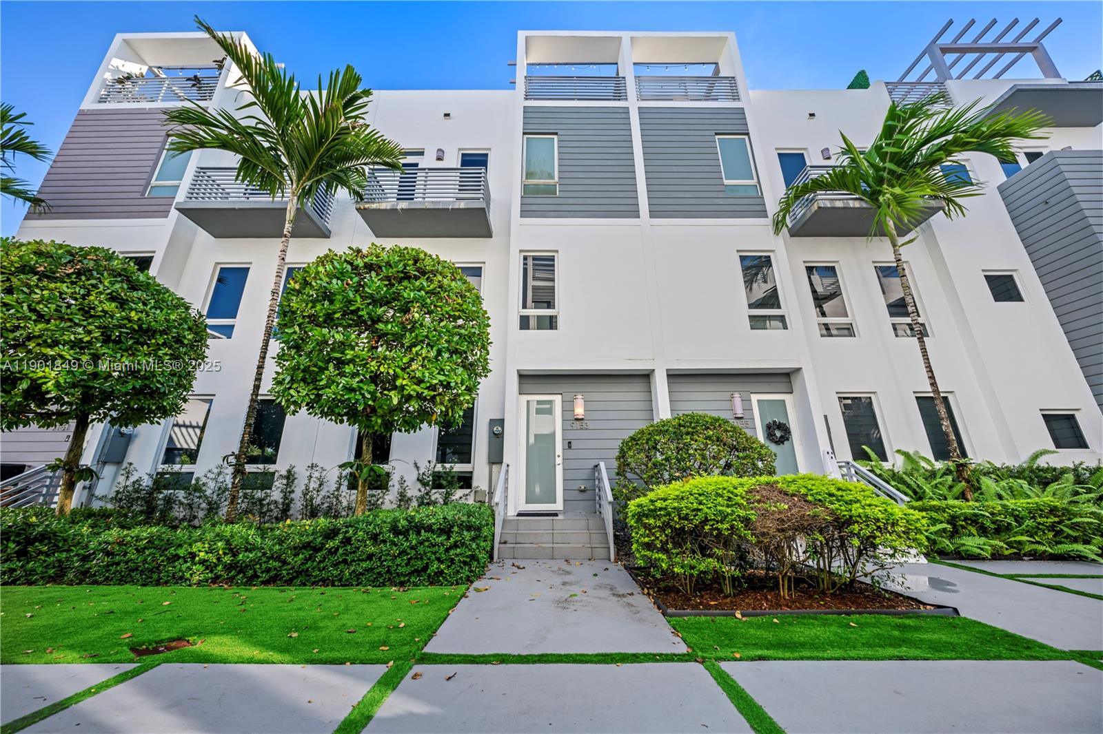 9153 NW 33rd St, Doral FL 33172