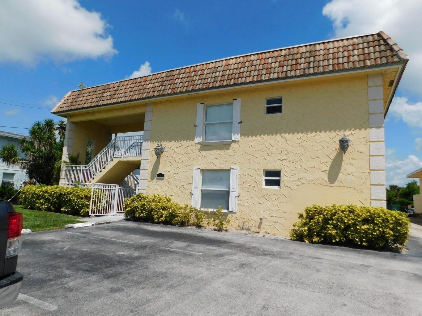 735 Hummingbird Way # 201, North Palm Beach FL 33408