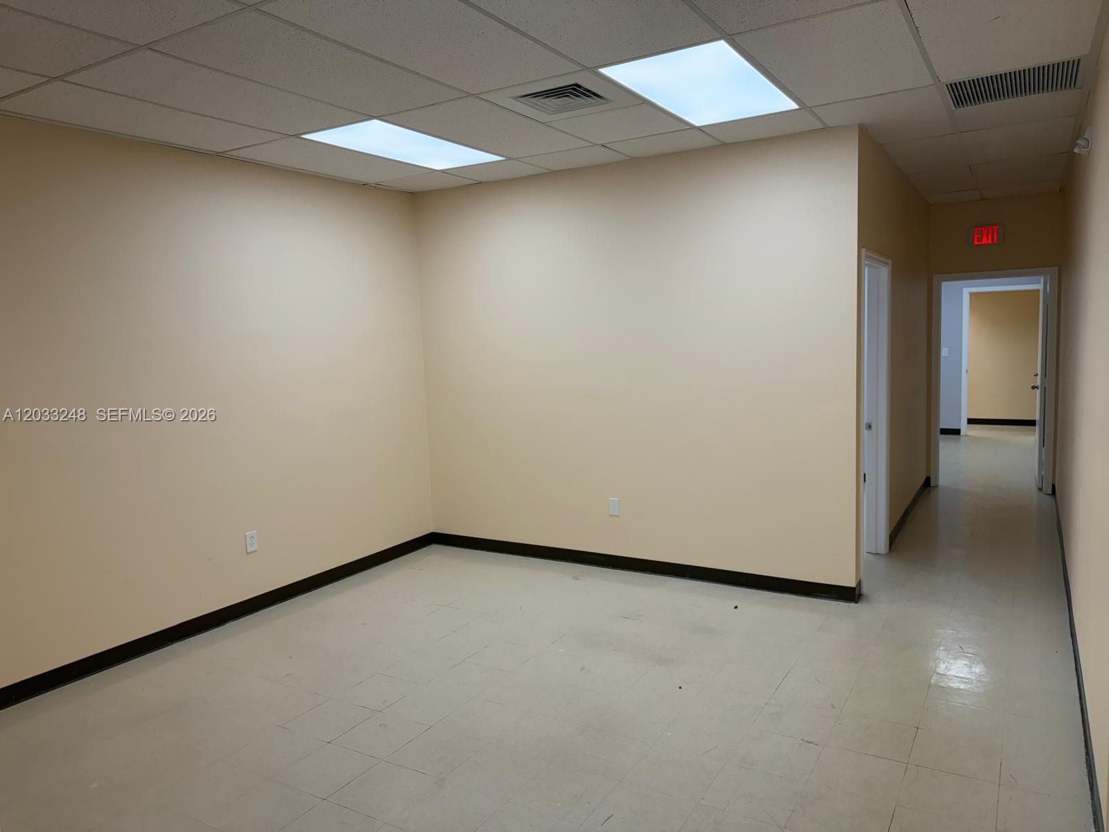 8688 NW 44 ST, Sunrise FL 33351