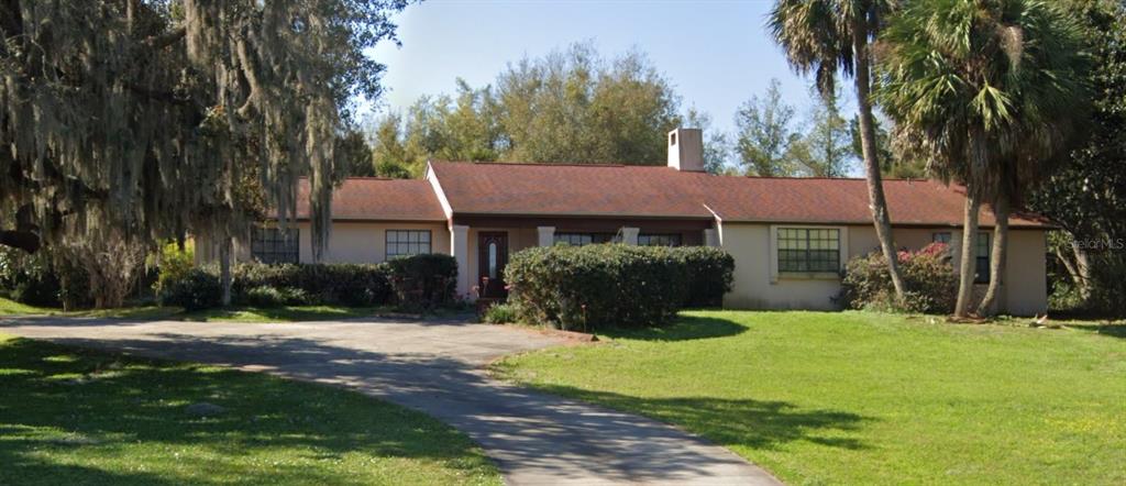 8943 SILVER LAKE DRIVE