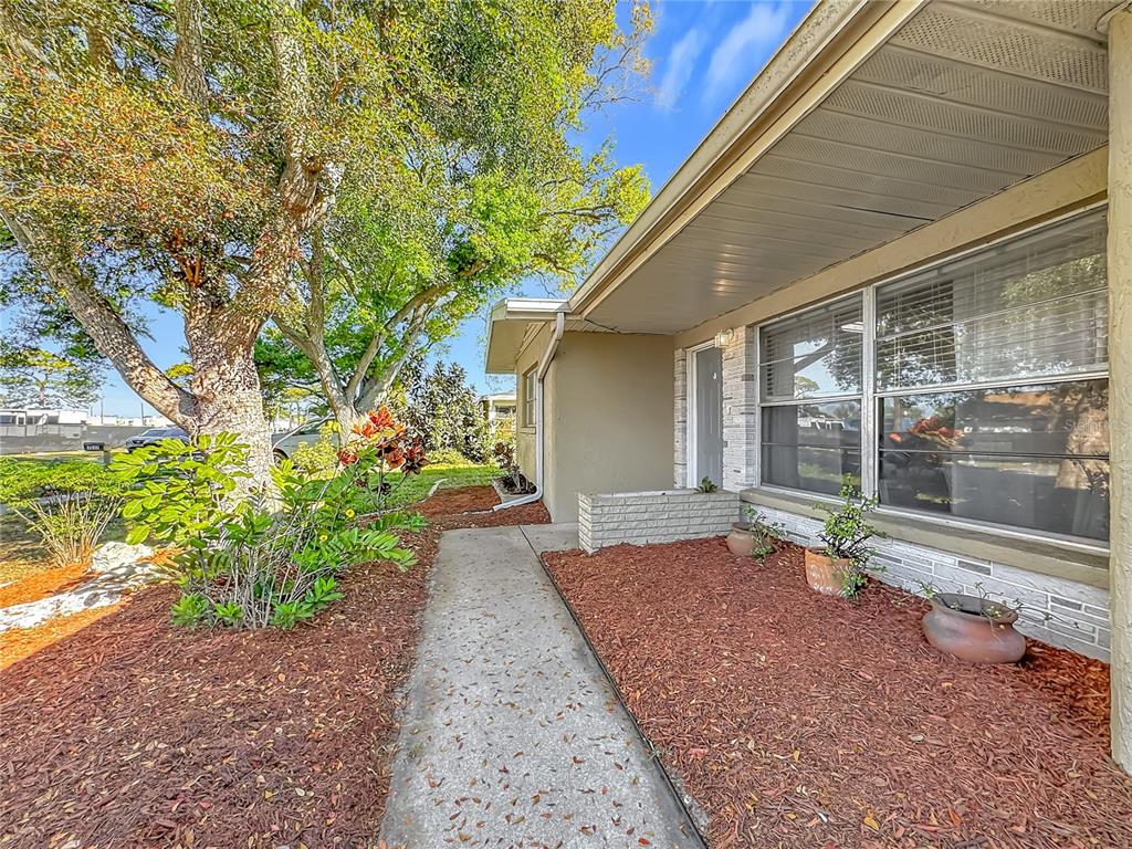 1521 BANYAN DR., VENICE, FL — photo 4 of 30