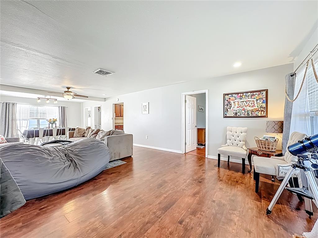 1521 BANYAN DR., VENICE, FL — photo 5 of 30