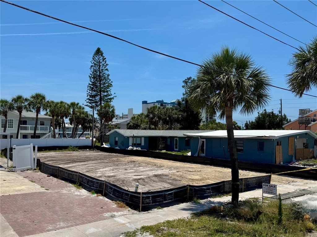 630 COREY AVENUE, ST PETE BEACH, FL — photo 3 of 9