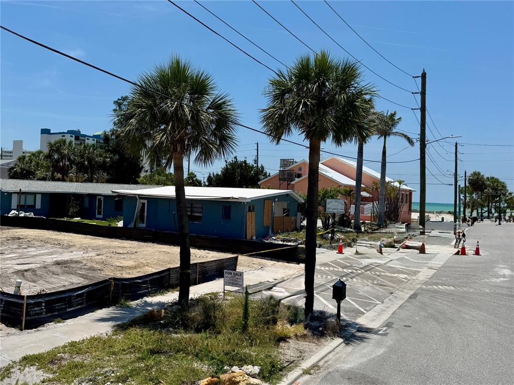 630 COREY AVENUE, ST PETE BEACH, FL — photo 4 of 9