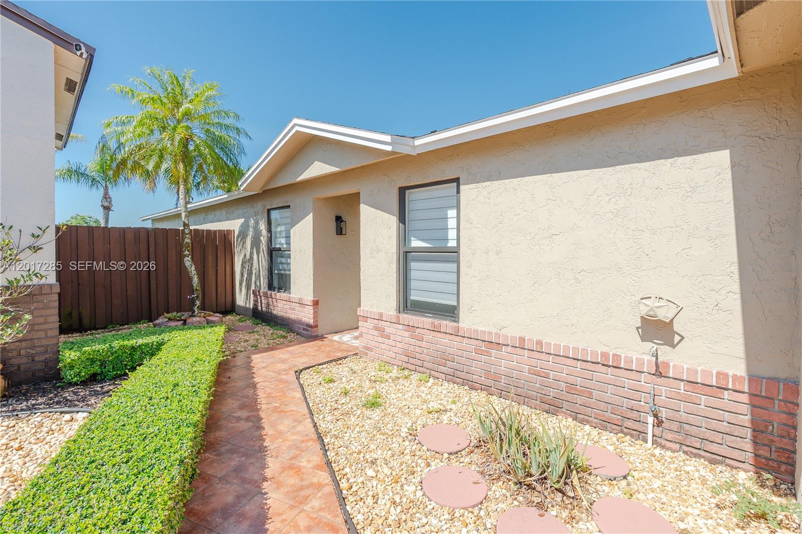 8340 NW 193rd Ln, Hialeah FL 33015