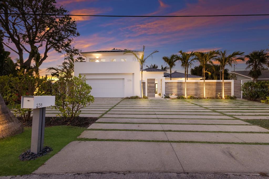 238 ISLAND CIRCLE, SARASOTA, FL — photo 5 of 30