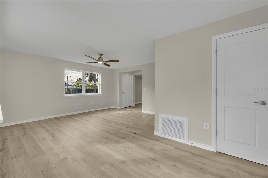 31201 MERRY RD, TAVARES, FL — photo 4 of 30
