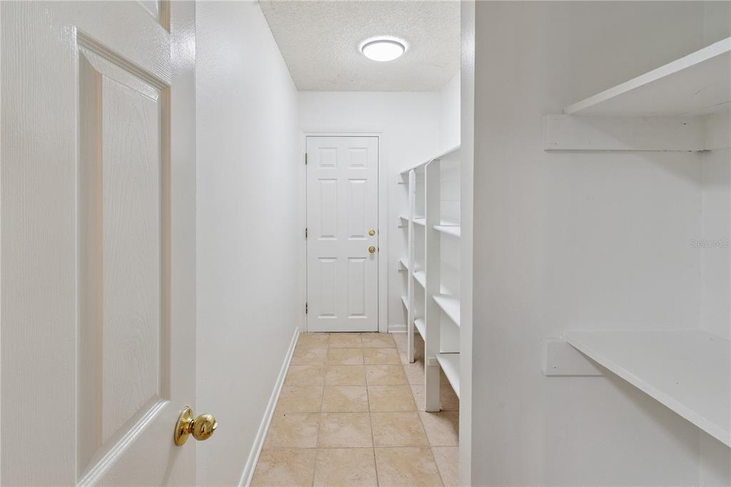 6706 CARRIAGE LANE