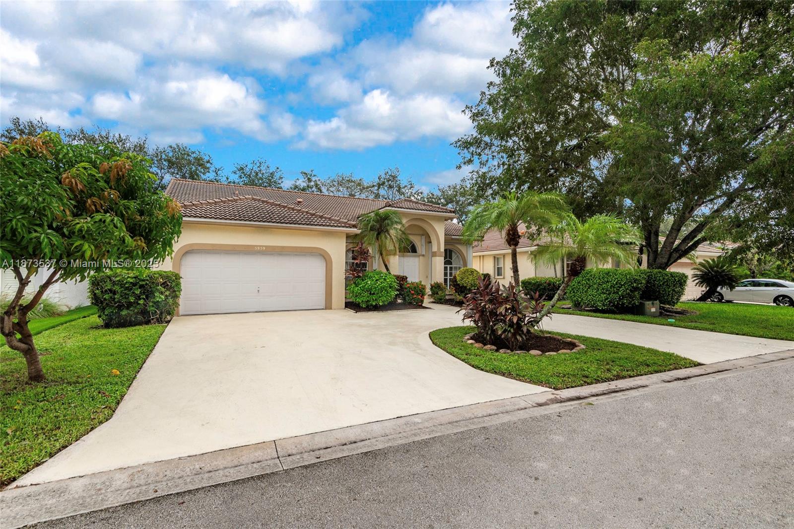 5959 NW 74th St, Parkland FL 33067