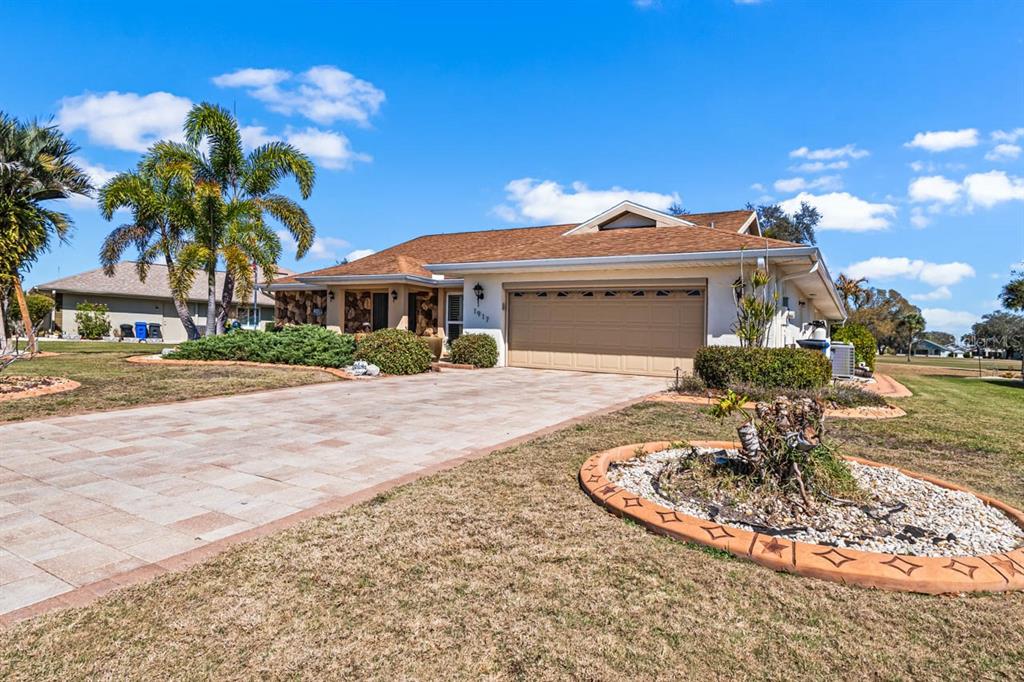 1917 E VIEW DRIVE, SUN CITY CENTER, FL — photo 5 of 30