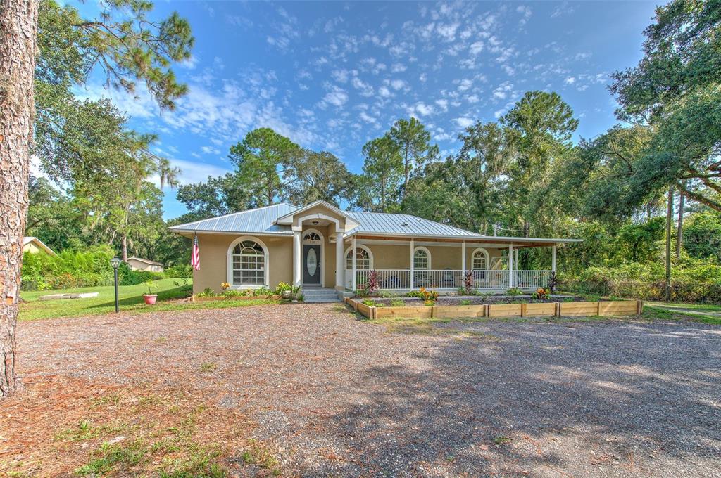 118 E HUNTER RD