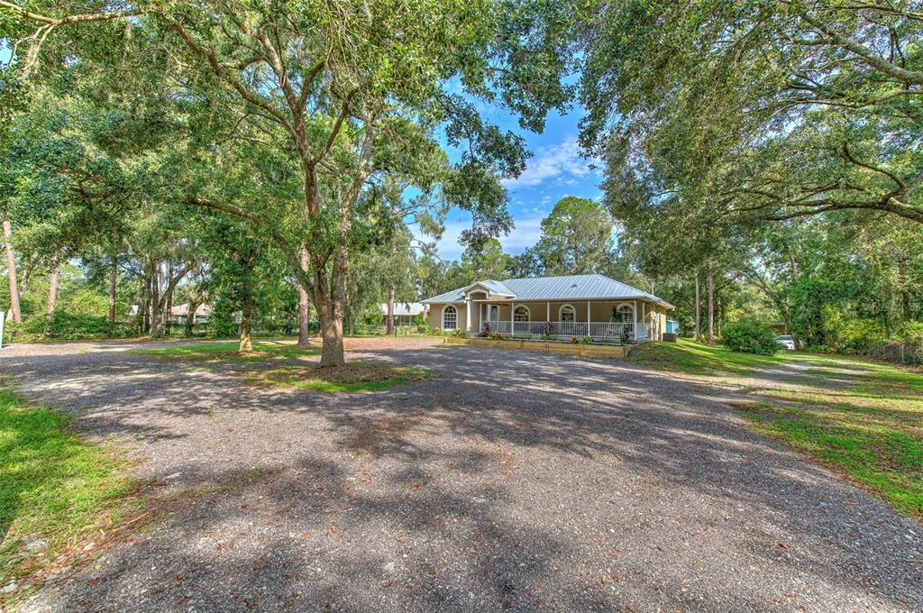 118 E HUNTER RD, PLANT CITY, FL — photo 2 of 30