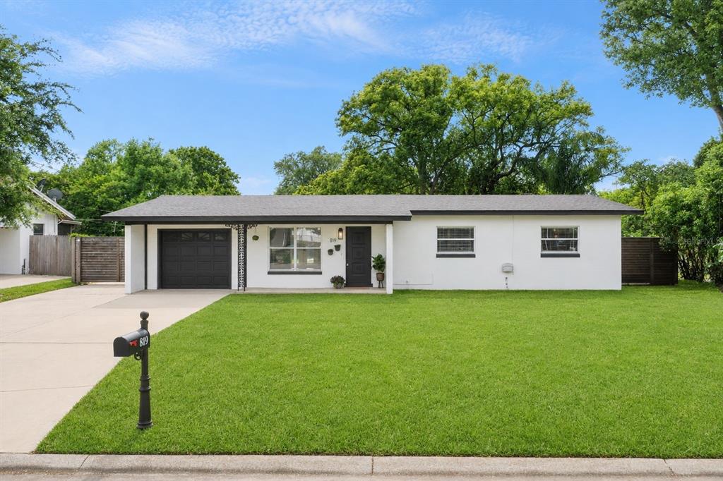 819 DENSMORE DRIVE