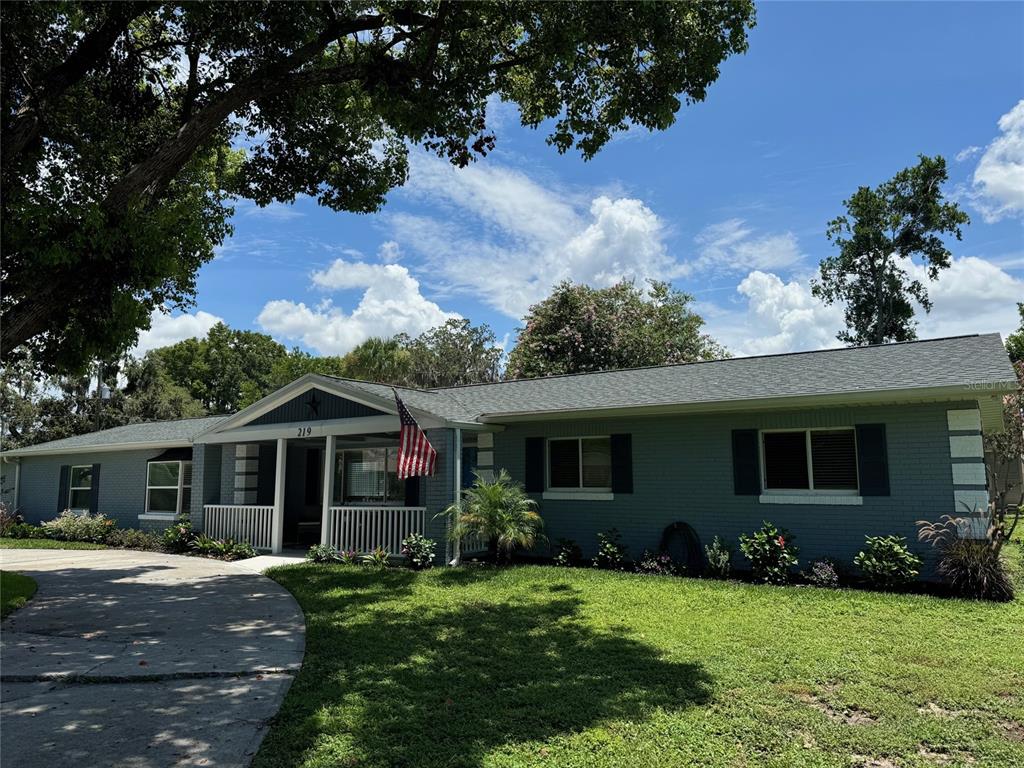 219 MAGNOLIA CIRCLE