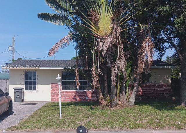 884 Montego Dr, West Palm Beach FL 33415