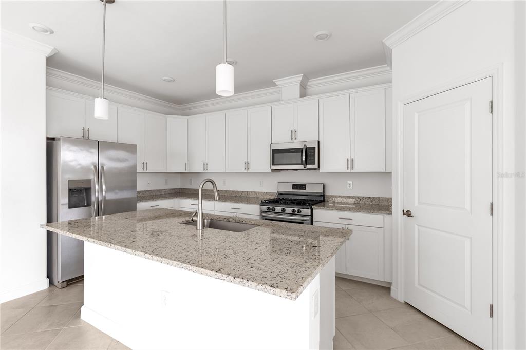 5239 CORAL REEF WAY, BRADENTON, FL — photo 5 of 30