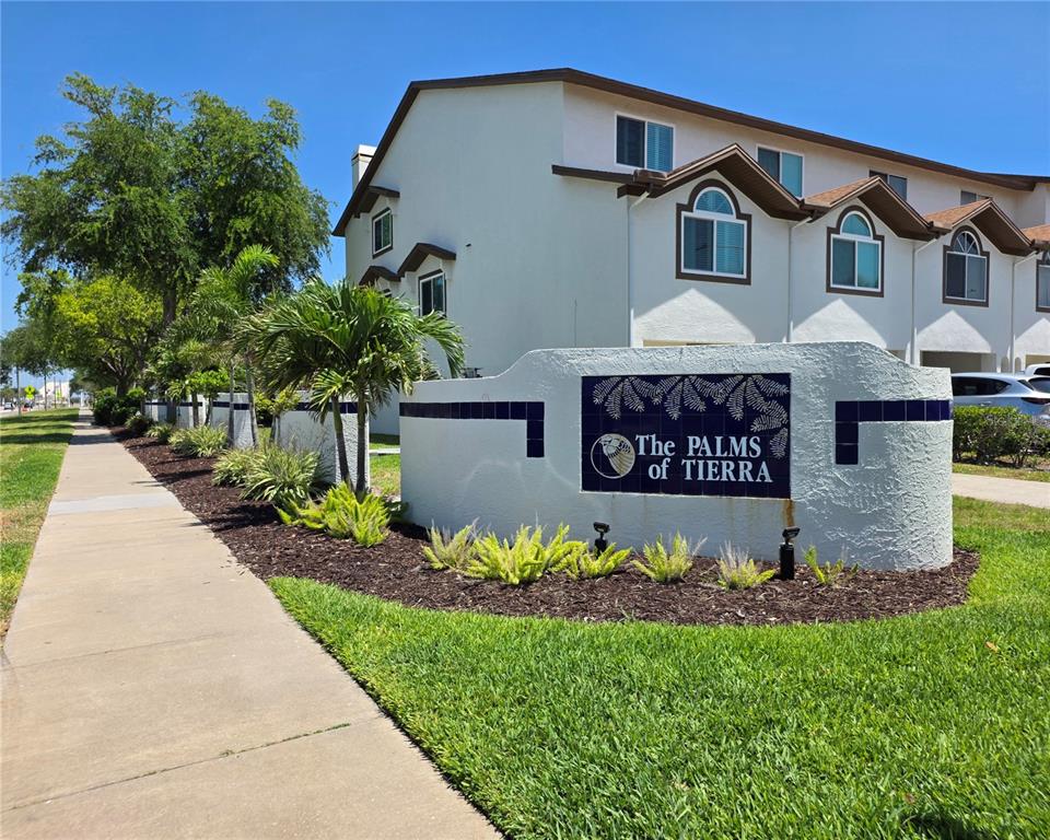 391 MADEIRA CIRCLE, TIERRA VERDE, FL — photo 2 of 29