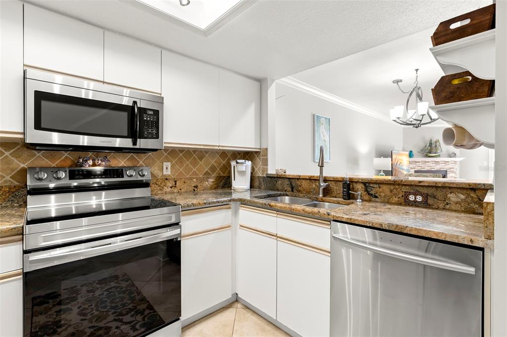 391 MADEIRA CIRCLE, TIERRA VERDE, FL — photo 5 of 29