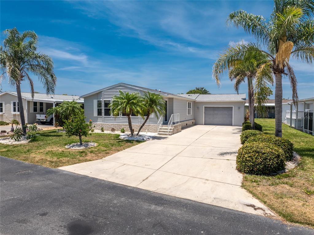 9209 PINEHAVEN WAY