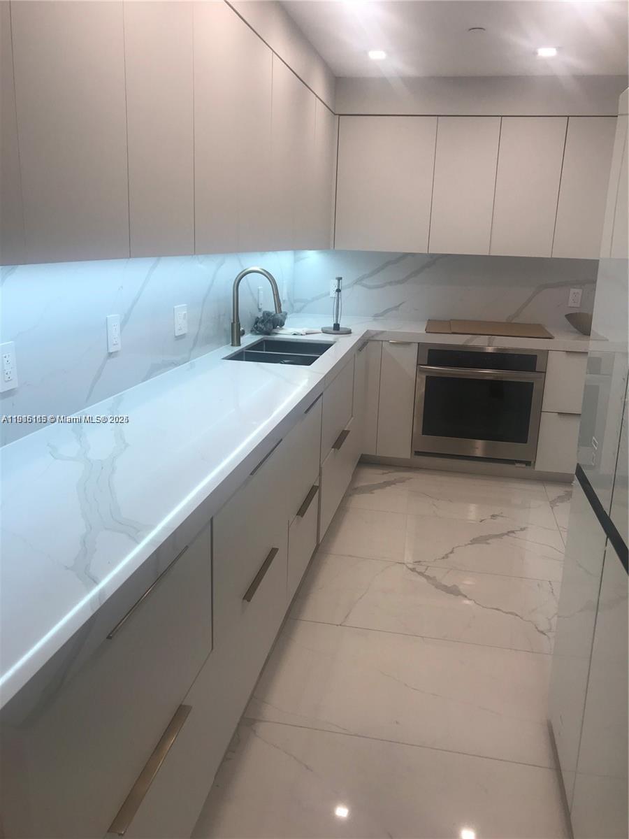 10185 Collins Ave # 516, Bal Harbour FL 33154