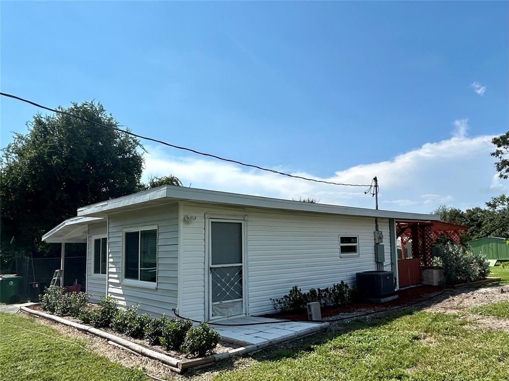 1742 MANGOE ST, PUNTA GORDA, FL — photo 3 of 30