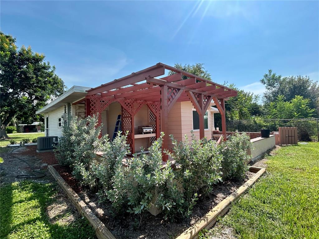 1742 MANGOE ST, PUNTA GORDA, FL — photo 4 of 30