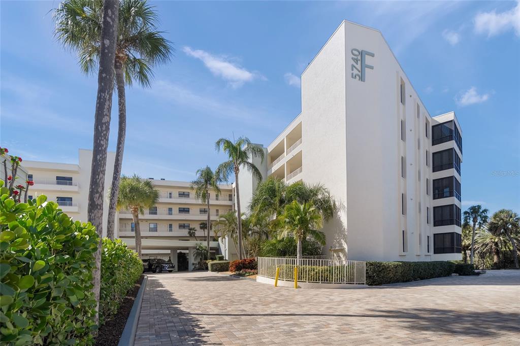 5740 MIDNIGHT PASS ROAD UNIT 104F, SARASOTA, FL — photo 2 of 30
