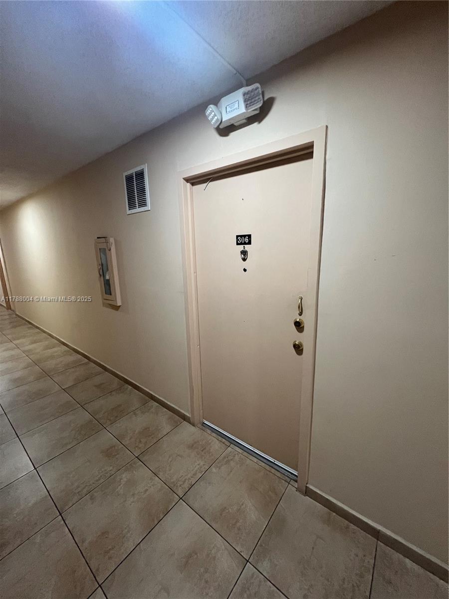 5280 NW 7th St # 306, Miami FL 33126
