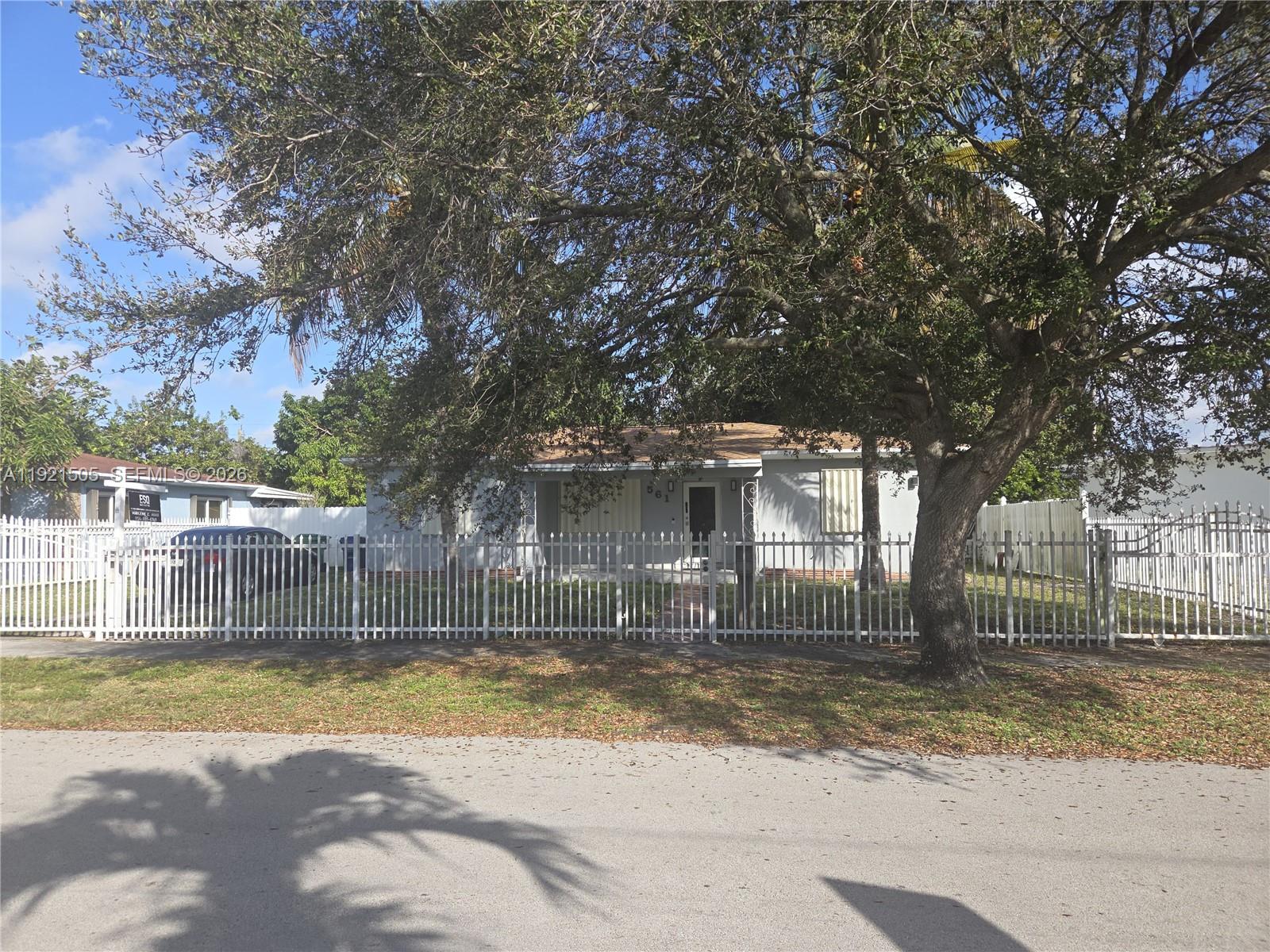 561 NW 190th St, Miami Gardens FL 33169