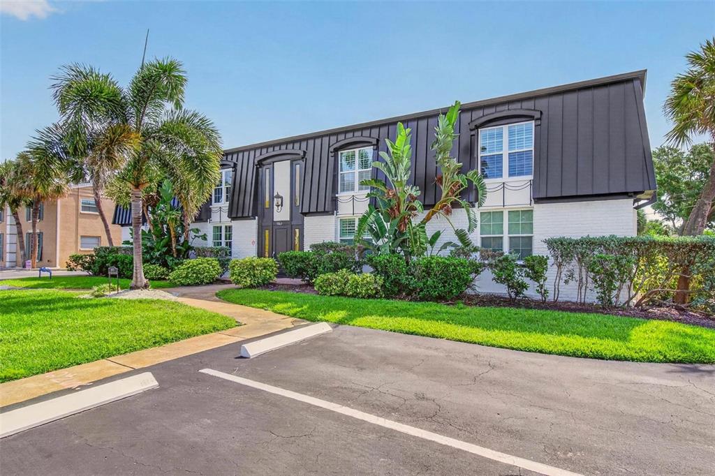 1065 EDEN ISLE BOULEVARD NE UNIT 1