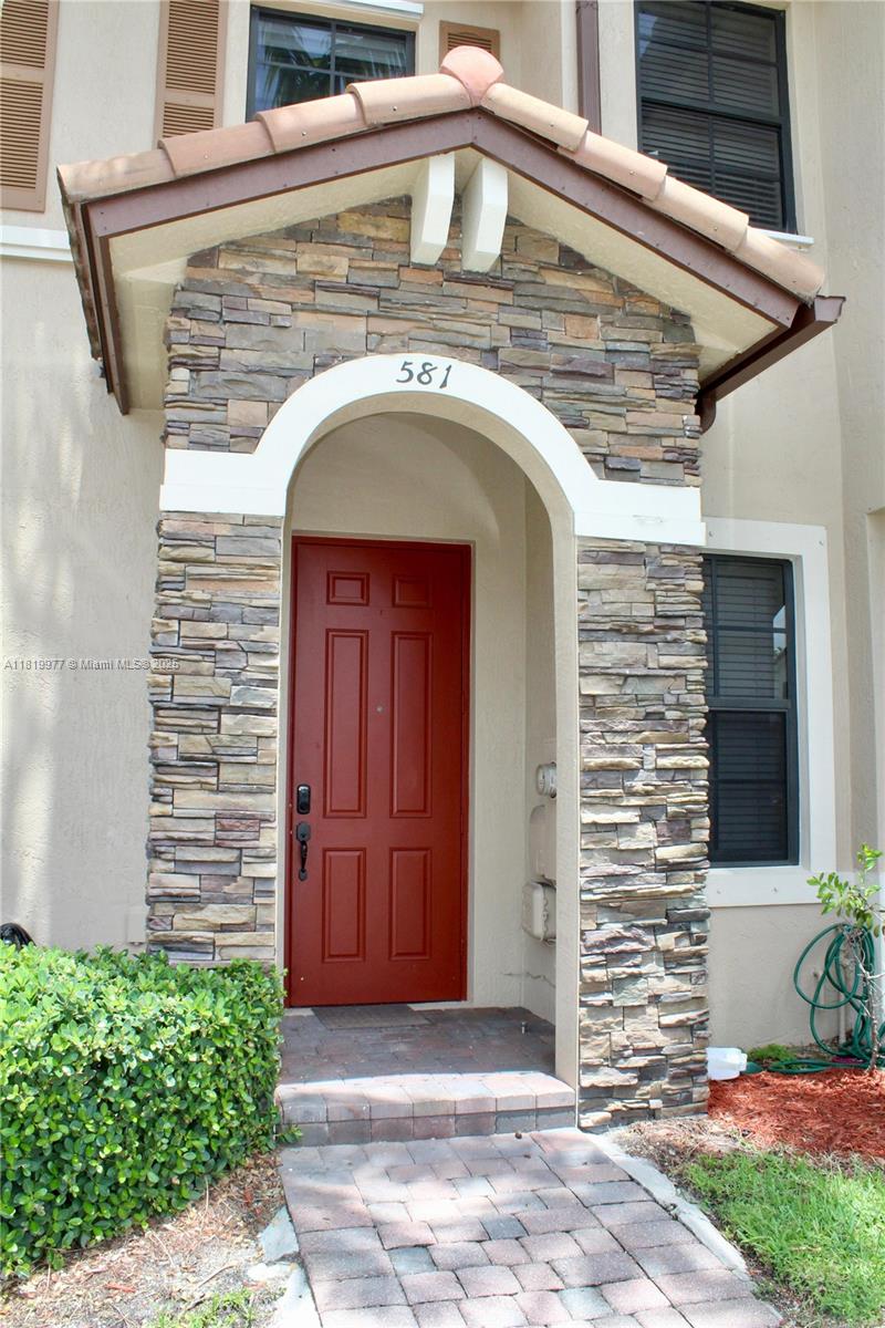 581 SE 32nd Ter, Homestead FL 33033