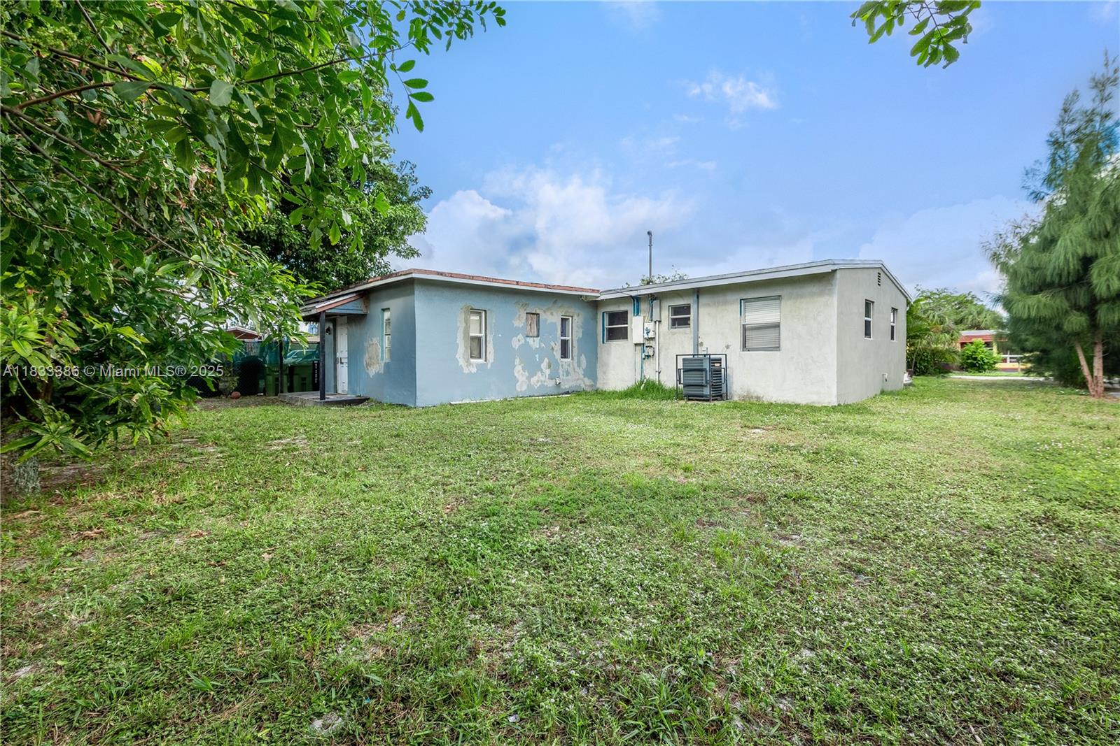 1200 NW 11th Ct, Fort Lauderdale FL 33311