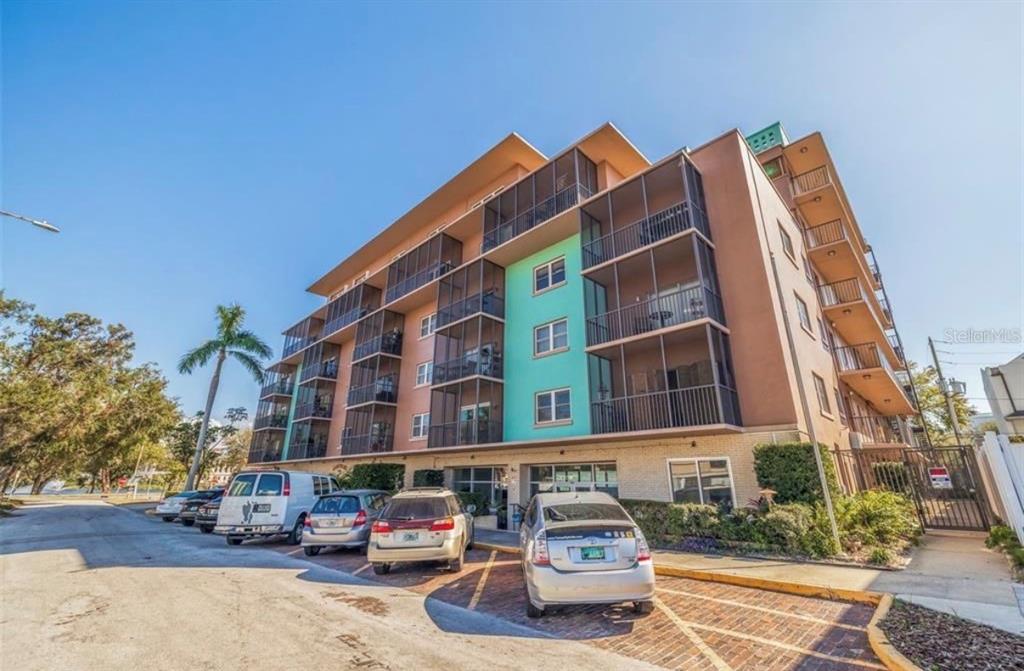 750 N BURLINGTON AVENUE N UNIT 5D