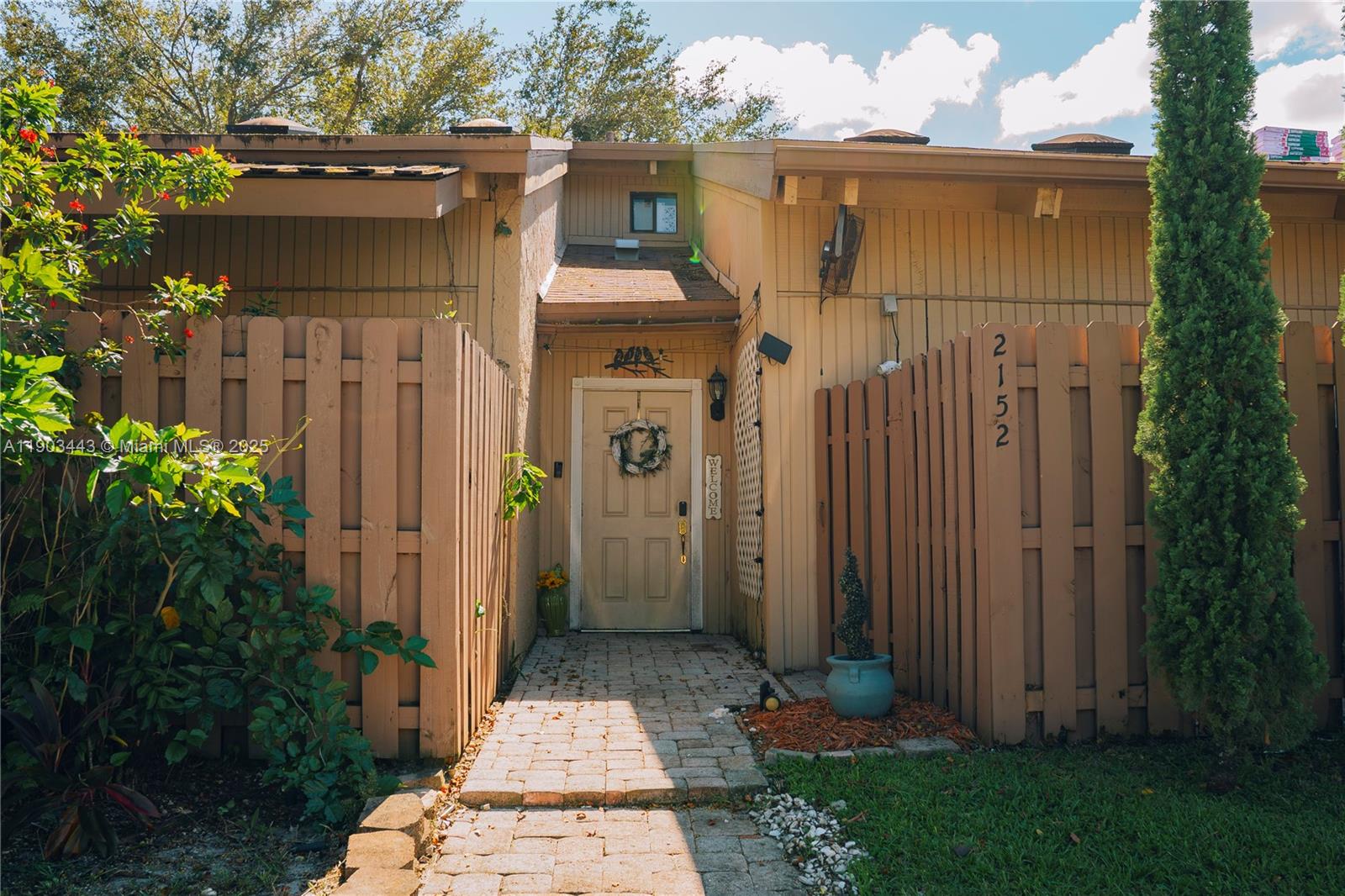 2152 SW 81st Way, Davie FL 33324