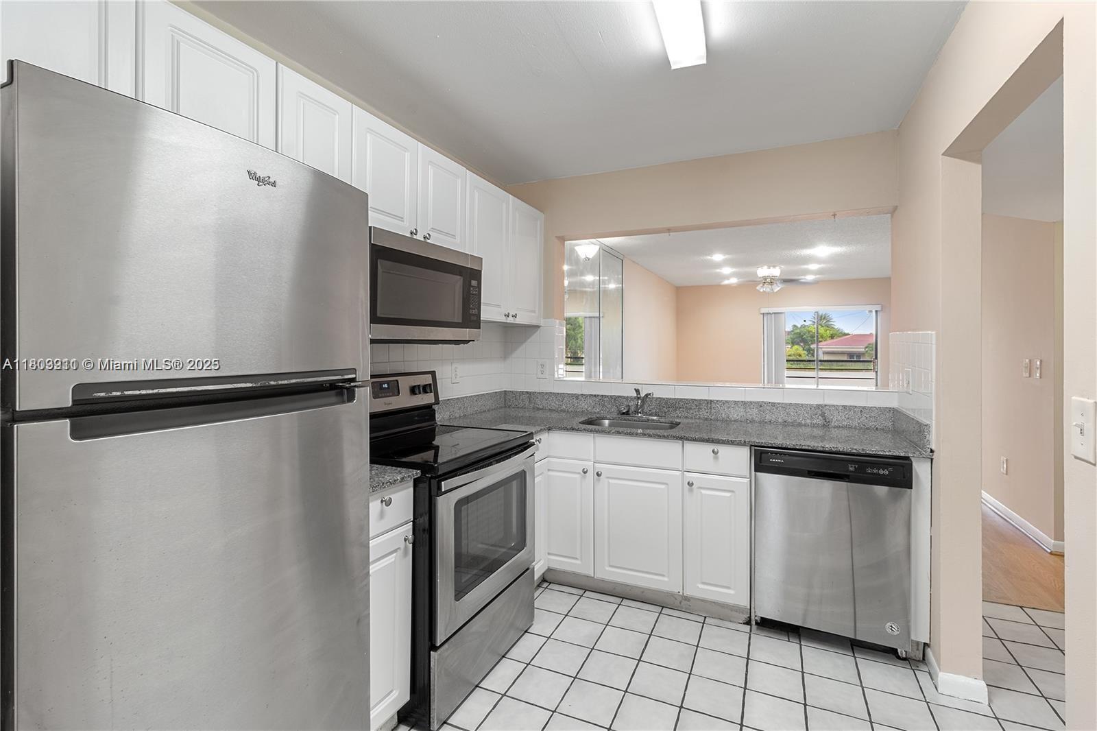 862 NE 209th St # 205, Miami FL 33179