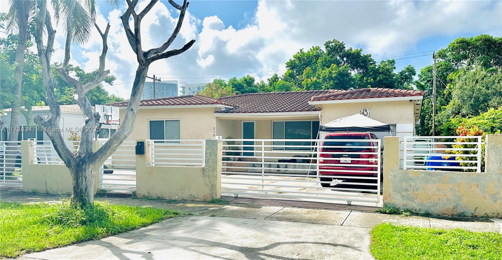 210 NE 44th St, Miami FL 33137