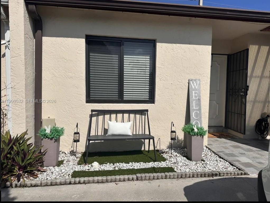 1751 NW 92nd Ave, Pembroke Pines FL 33024