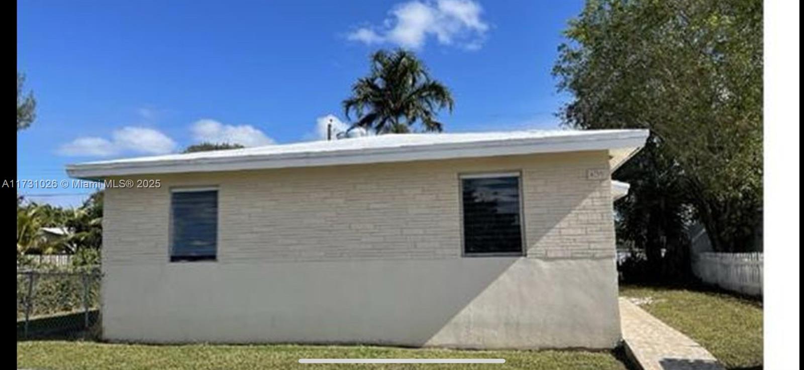 409 SW 4th Ter, Hallandale Beach FL 33009