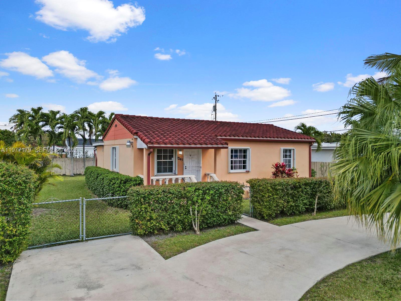 7245 SW 19th St, Miami FL 33155