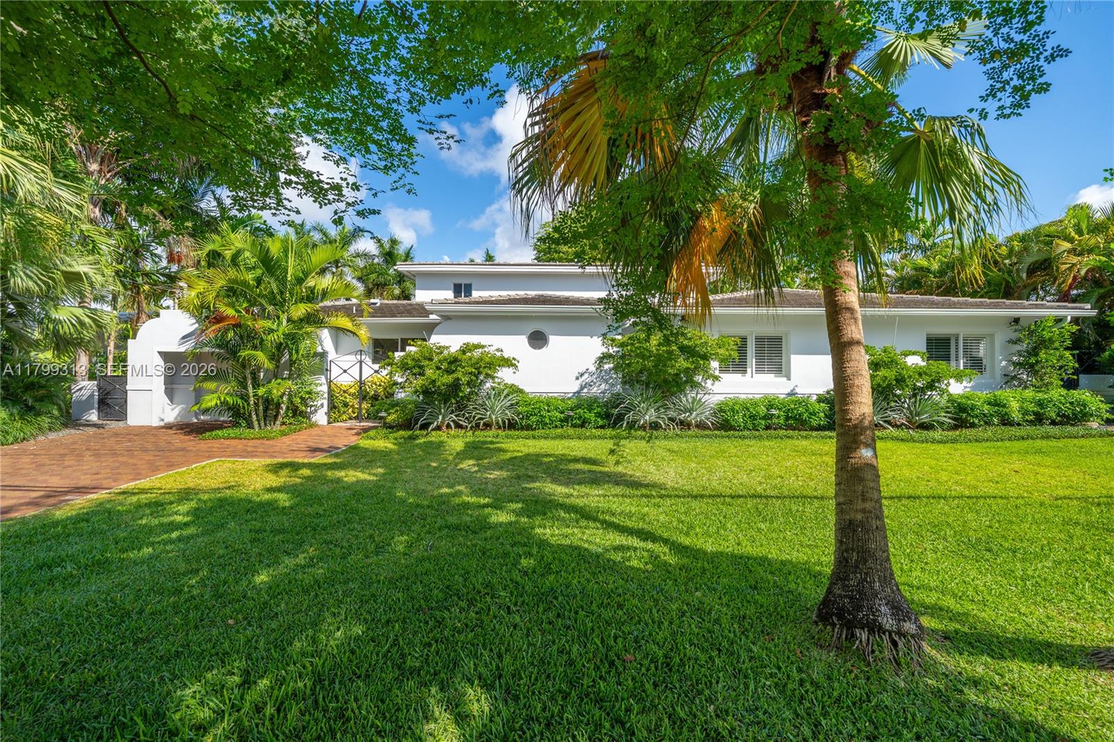725 Vilabella Ave, Coral Gables FL 33146