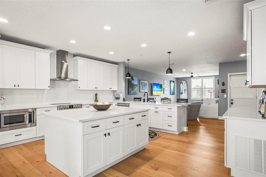 1340 BAYSHORE BOULEVARD UNIT 502, DUNEDIN, FL — photo 3 of 30