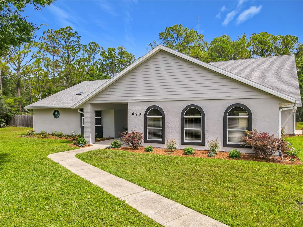 670 GLEN CIRCLE