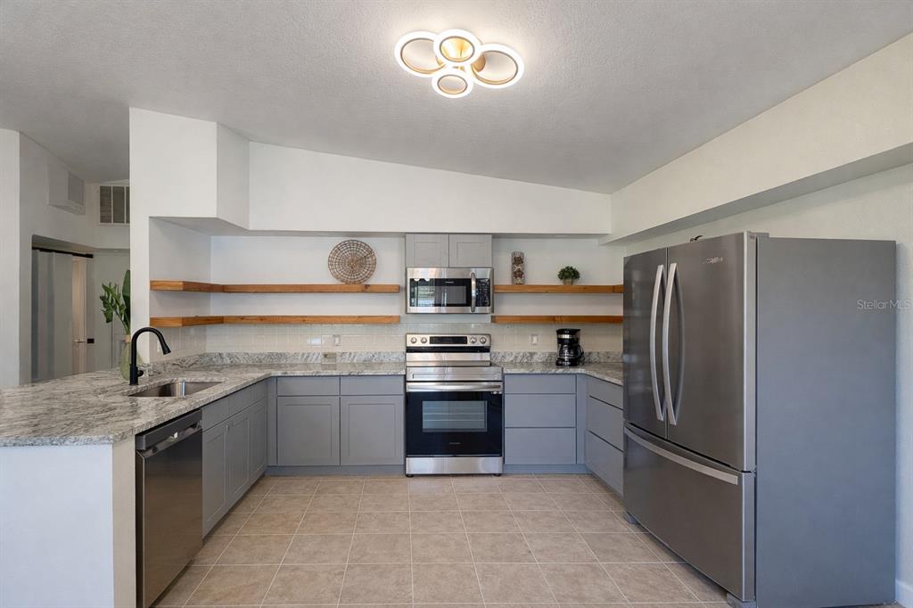 4100 N EAGLE NEST POINT, CRYSTAL RIVER, FL — photo 4 of 20