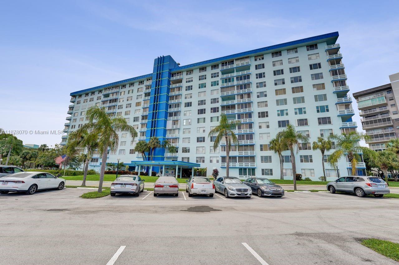 4001 Hillcrest Dr # 403, Hollywood FL 33021