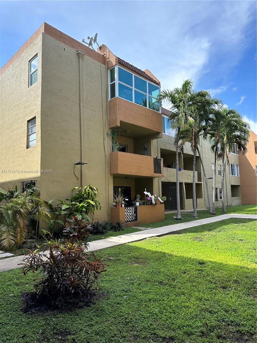 6070 W 18th Ave # 215, Hialeah FL 33012