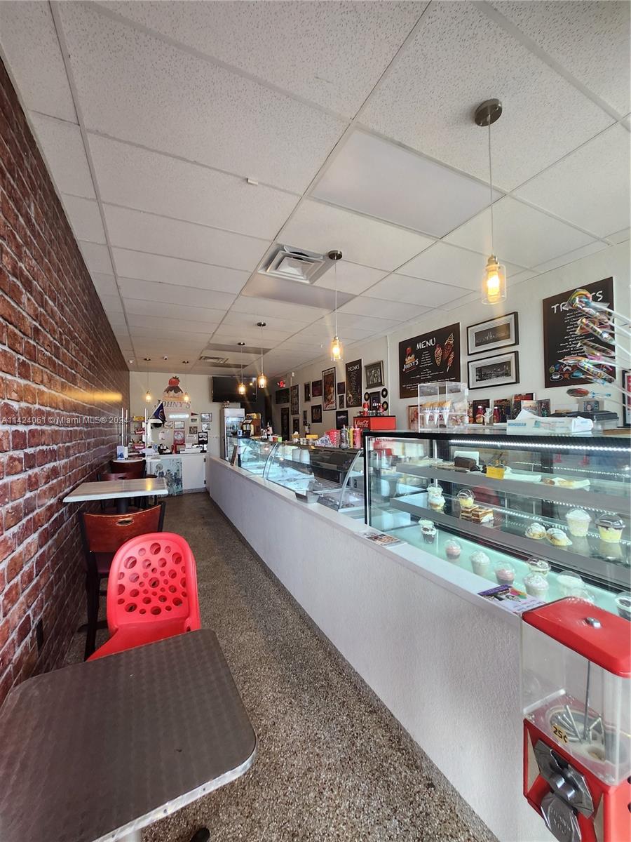 9521 SW 72nd St, Miami FL 33173