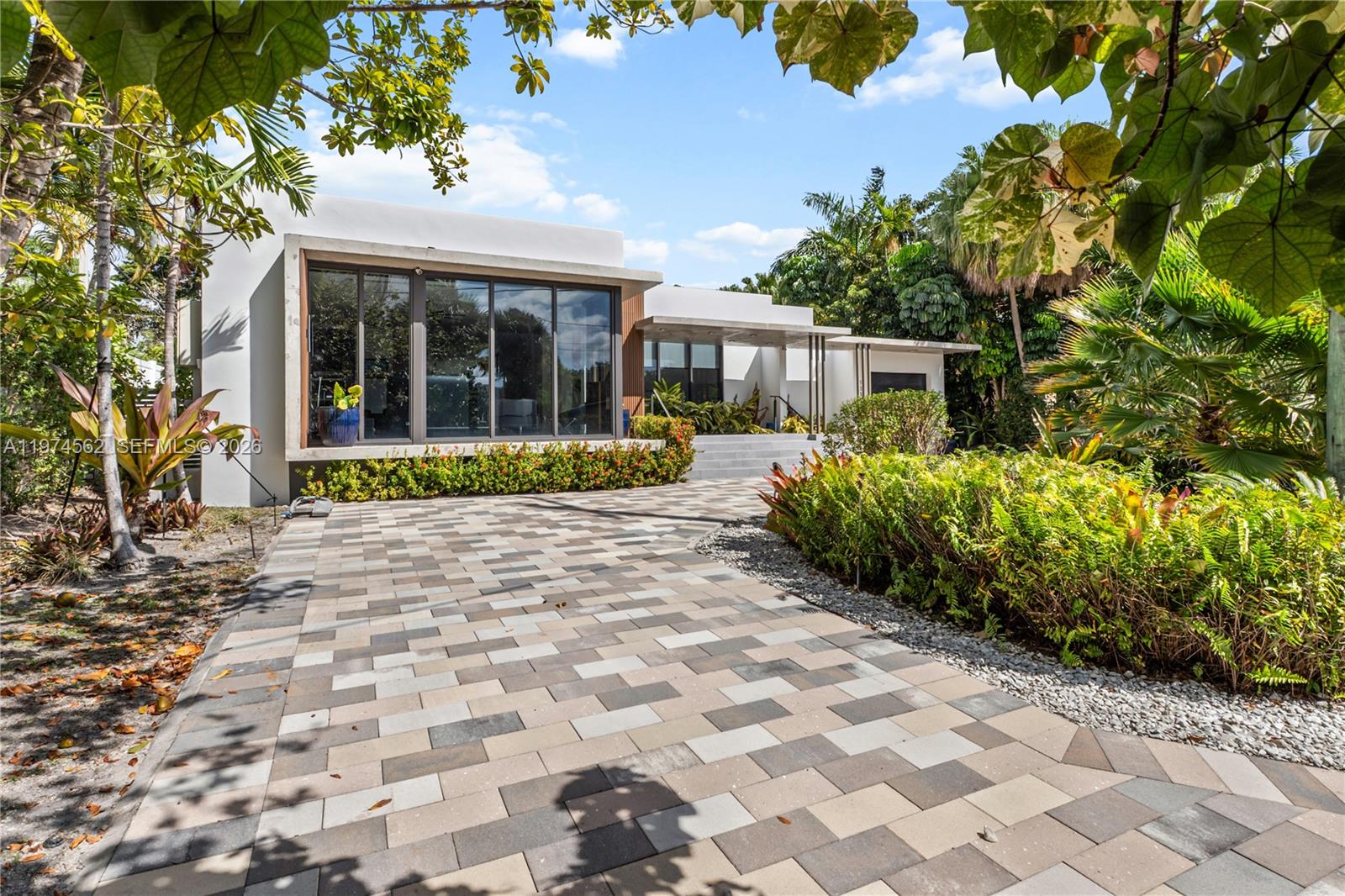 1845 NE 124th St, North Miami FL 33181