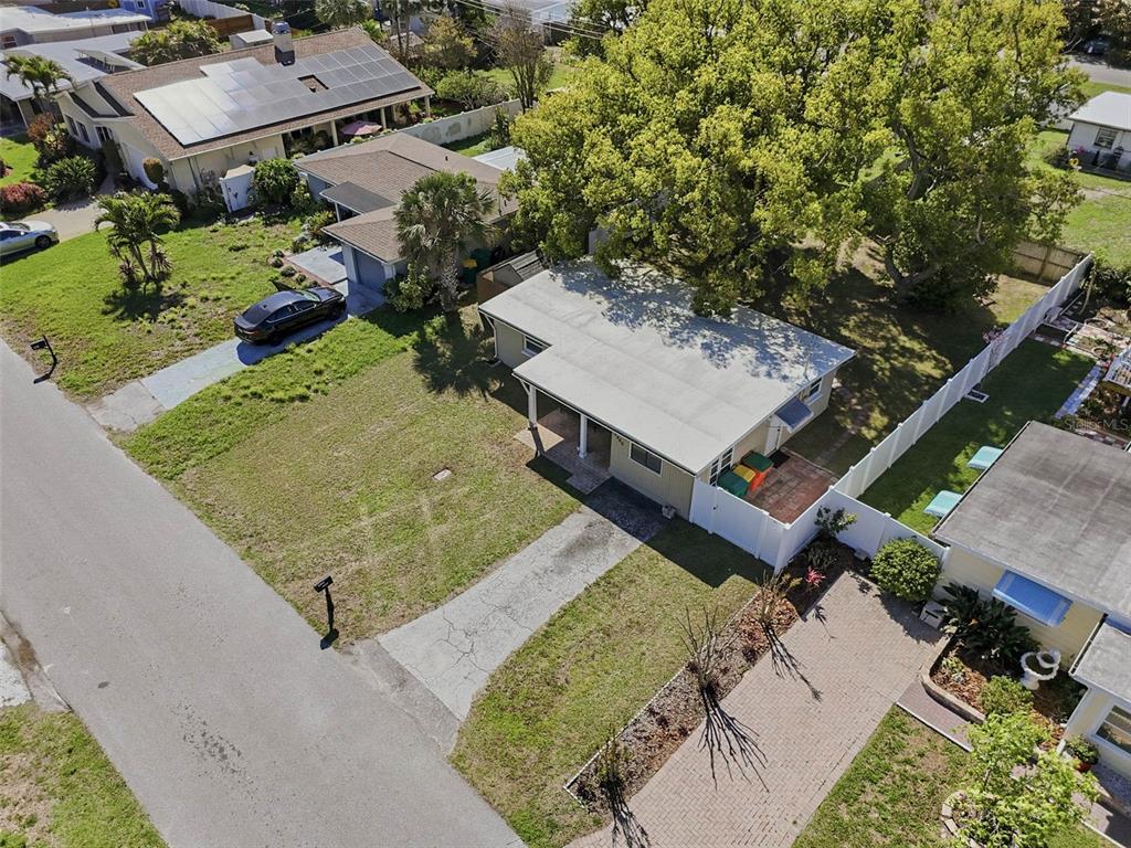 10480 111TH AVENUE, LARGO, FL — photo 4 of 30