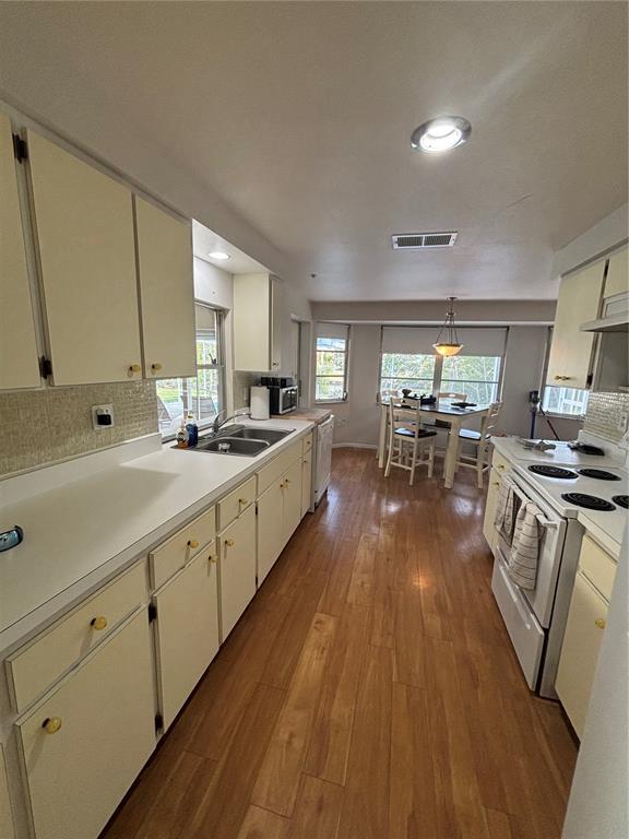 4411 DOLPHIN LANE, PALMETTO, FL — photo 5 of 21